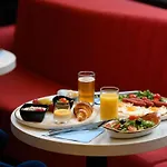 Ibis Castle Hill Hotel 3*