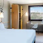 Hotel Ibis Castle Hill