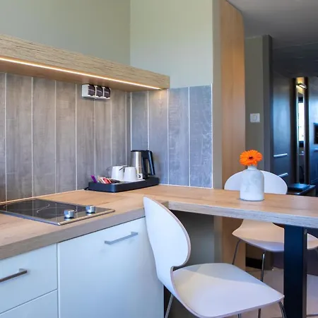 Ibis Castle Hill Otel