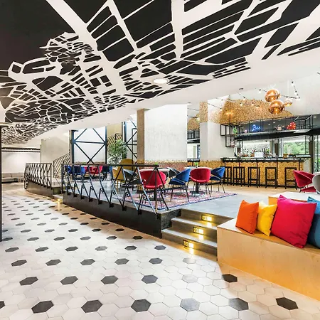 Ibis Castle Hill Otel