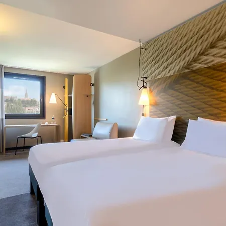 Ibis Castle Hill Otel