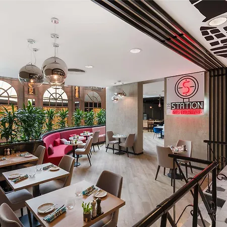 Ibis Castle Hill 酒店