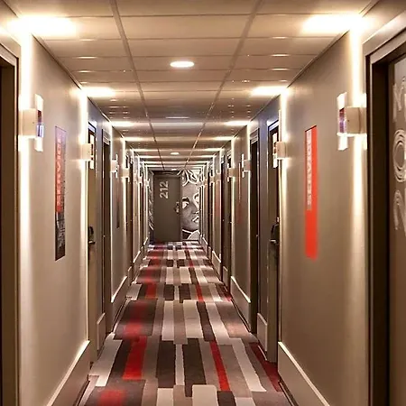 Ibis Castle Hill Hotel 3*