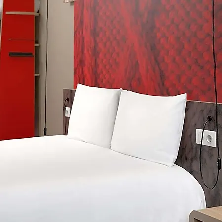 Hotel Ibis Castle Hill 3*