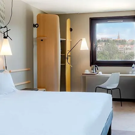 Otel Ibis Castle Hill