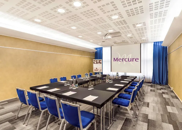 Hotel Ibis Castle Hill 3*