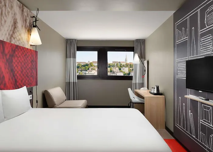 Hotel Ibis Castle Hill 3*