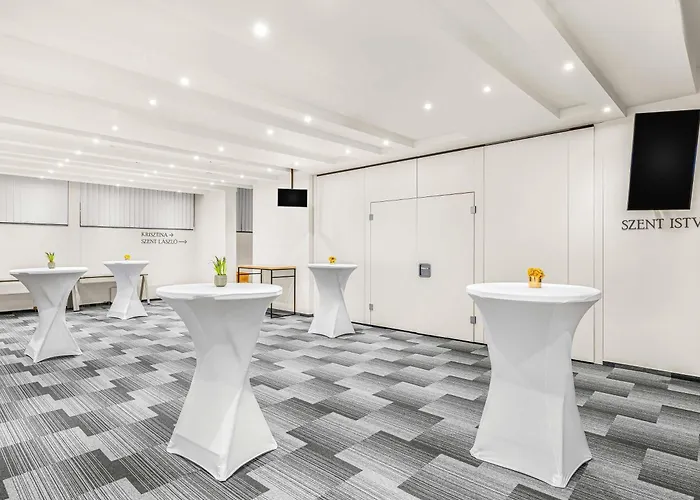 Ibis Castle Hill Hotel