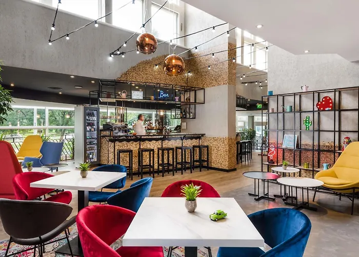 Hotel Ibis Castle Hill 3*